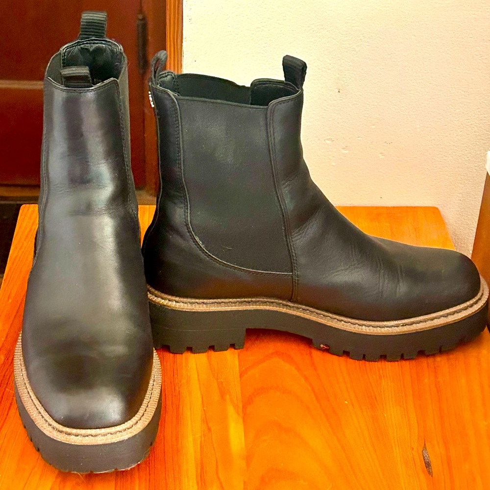 Sam Edelman Laguna Chelsea Boot Black Leather Lugged Sole Size 8.5M/39